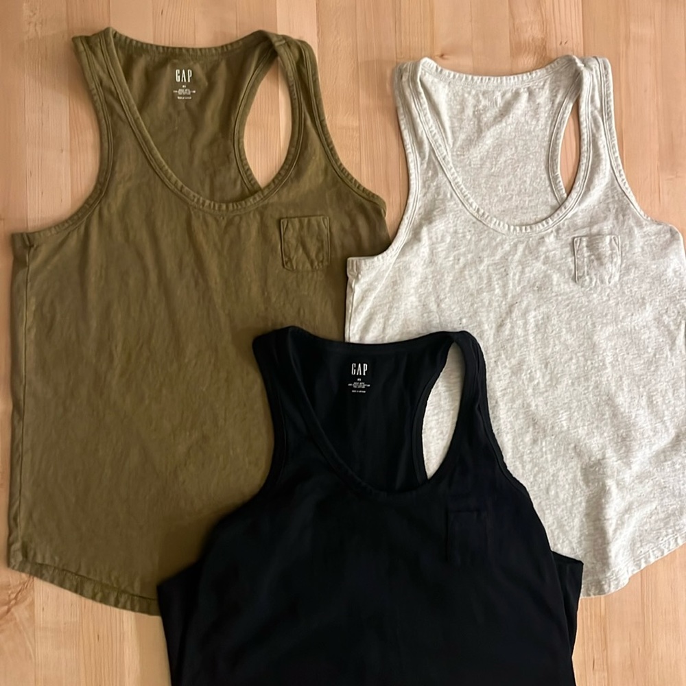 Gap NWOT Pocket Muscle Tank /XS